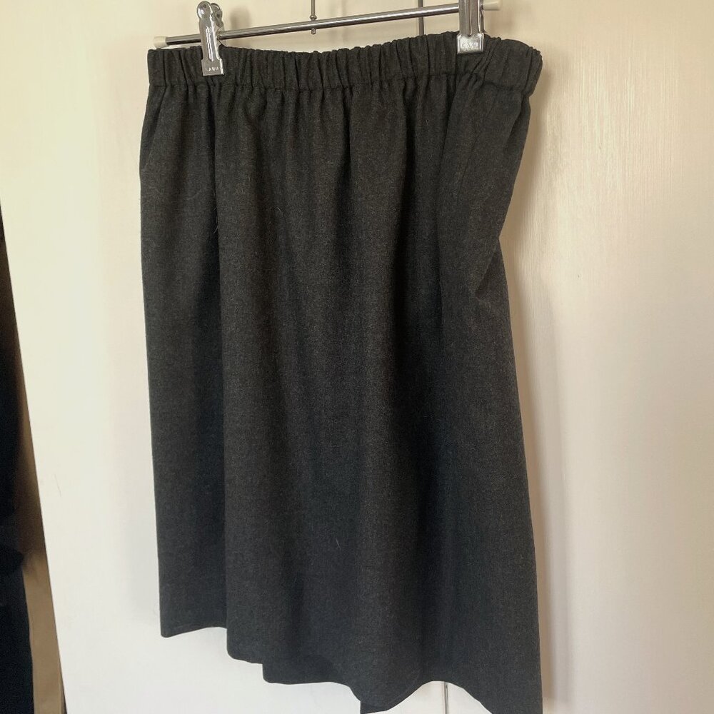 Jefferey Roberts Grey Wool Skirt, Size Medium